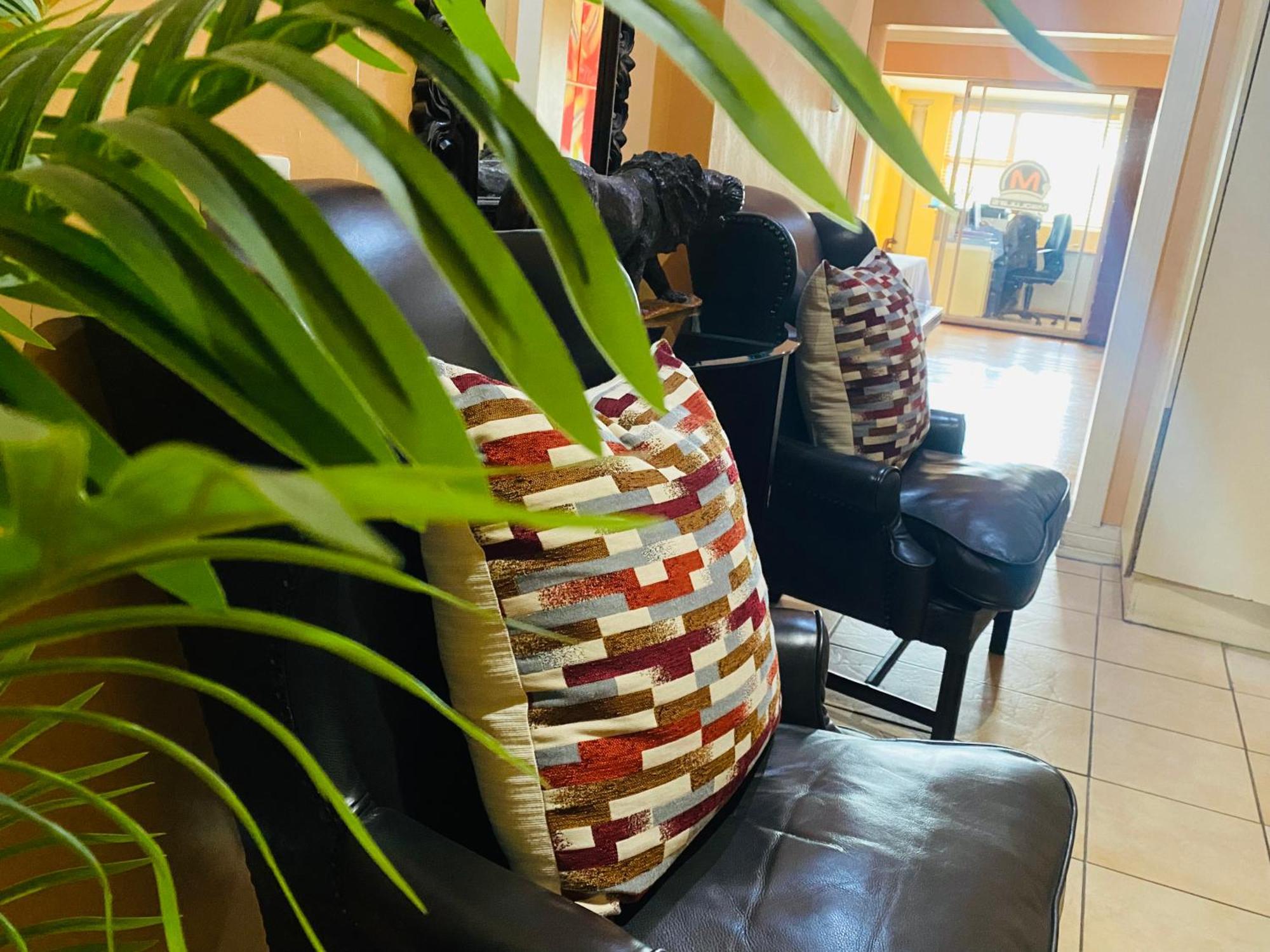 Madlula'S Guesthouse Pietermaritzburg Ngoại thất bức ảnh