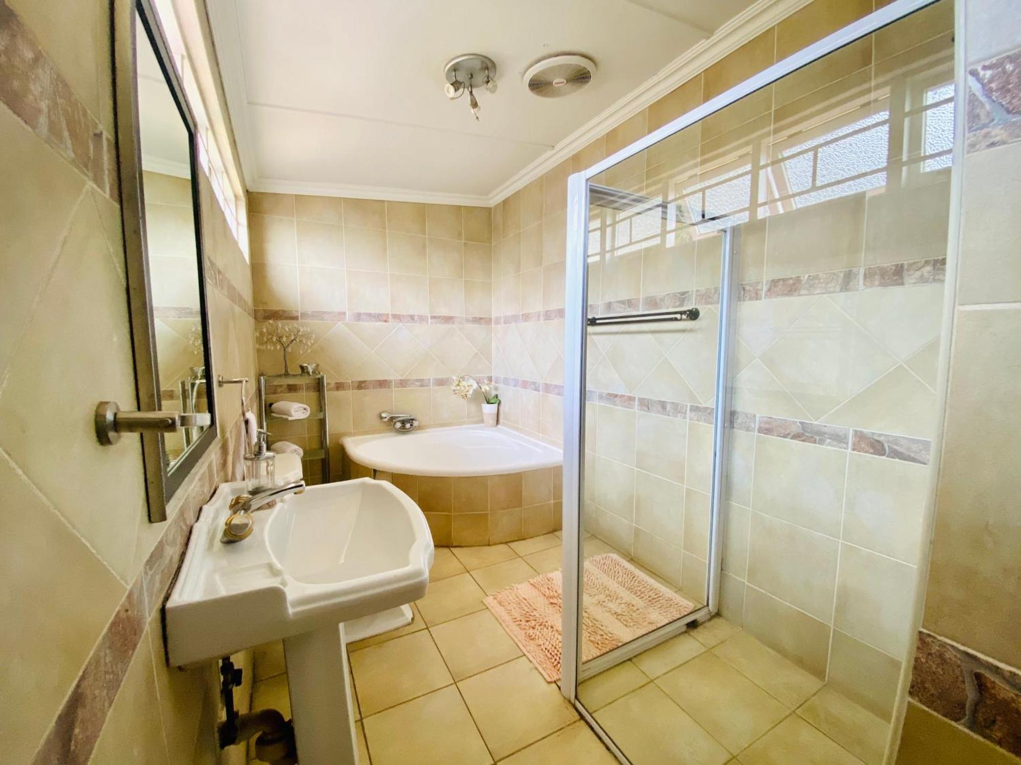 Madlula'S Guesthouse Pietermaritzburg Ngoại thất bức ảnh